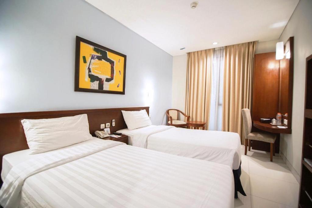 Sofyan Hotel Soepomo Jakarta Exterior photo